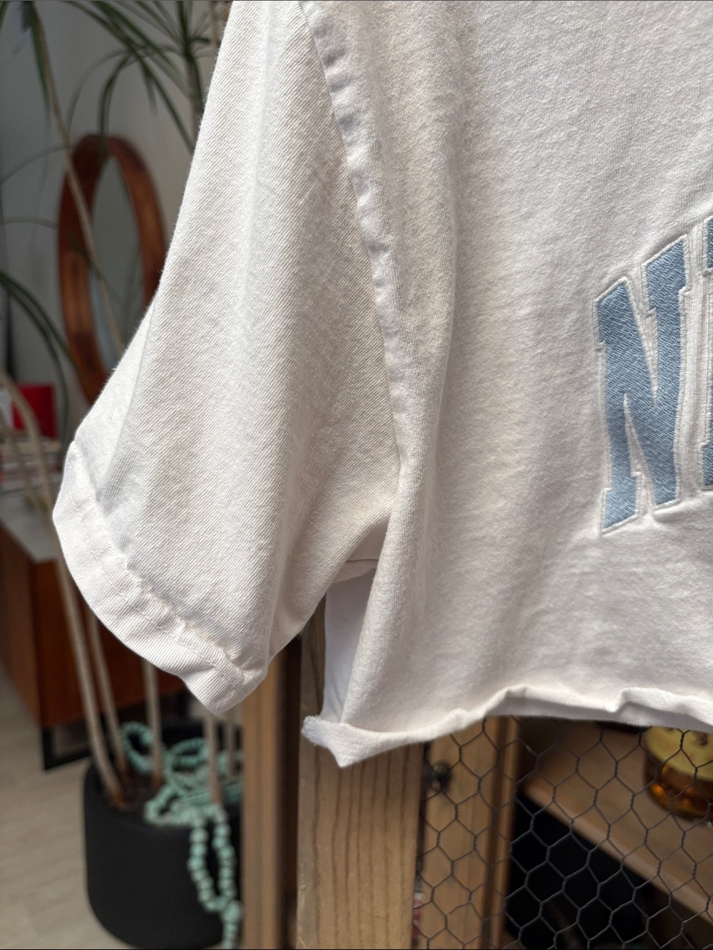 Brandy Melville NEW YORK Cropped Top - Picture 3 of 9